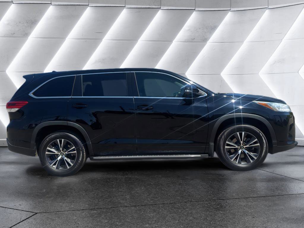 Used 2018 Toyota Highlander Plus FWD image 8
