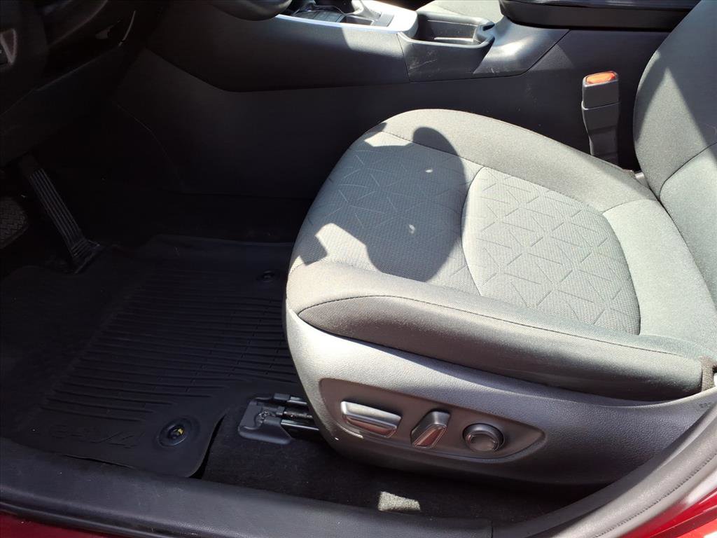 Used 2021 Toyota RAV4 XLE w/ Convenience Package AWD/4WD image 10