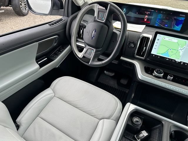 Certified 2025 Ford Expedition Platinum image 25