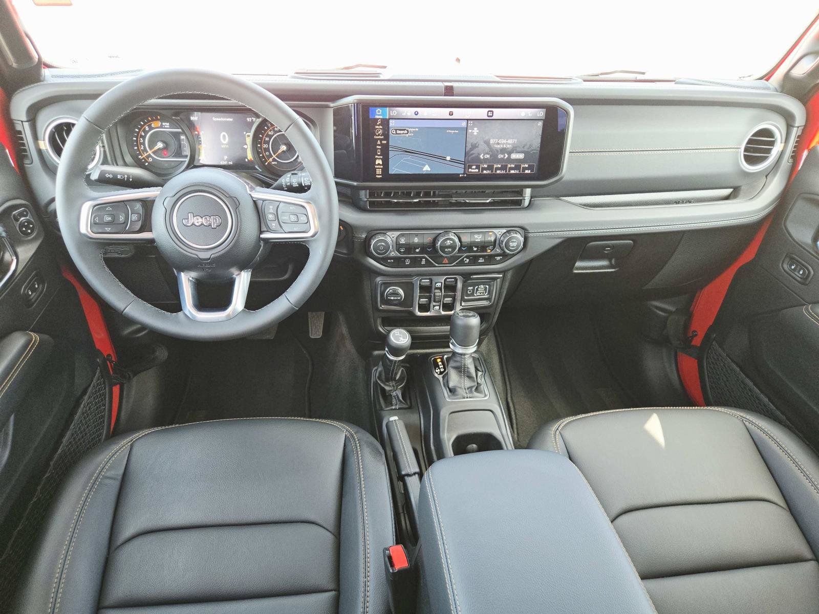 Used 2025 Jeep Wrangler Unlimited Sahara AWD/4WD image 10