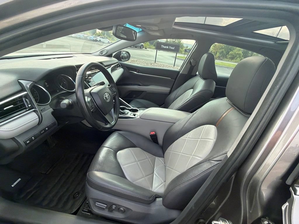 Used 2018 Toyota Camry XLE w/ Audio Package FWD image 11