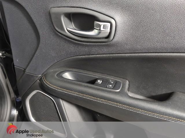 Used 2017 Jeep Compass Latitude w/ Popular Equipment Group AWD/4WD image 38
