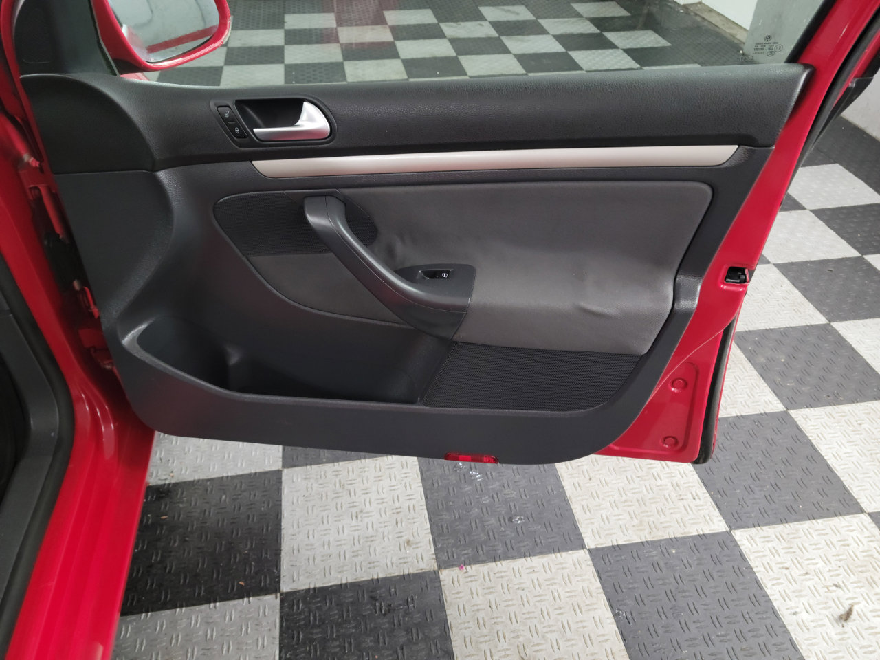 Used 2009 Volkswagen Rabbit S image 23