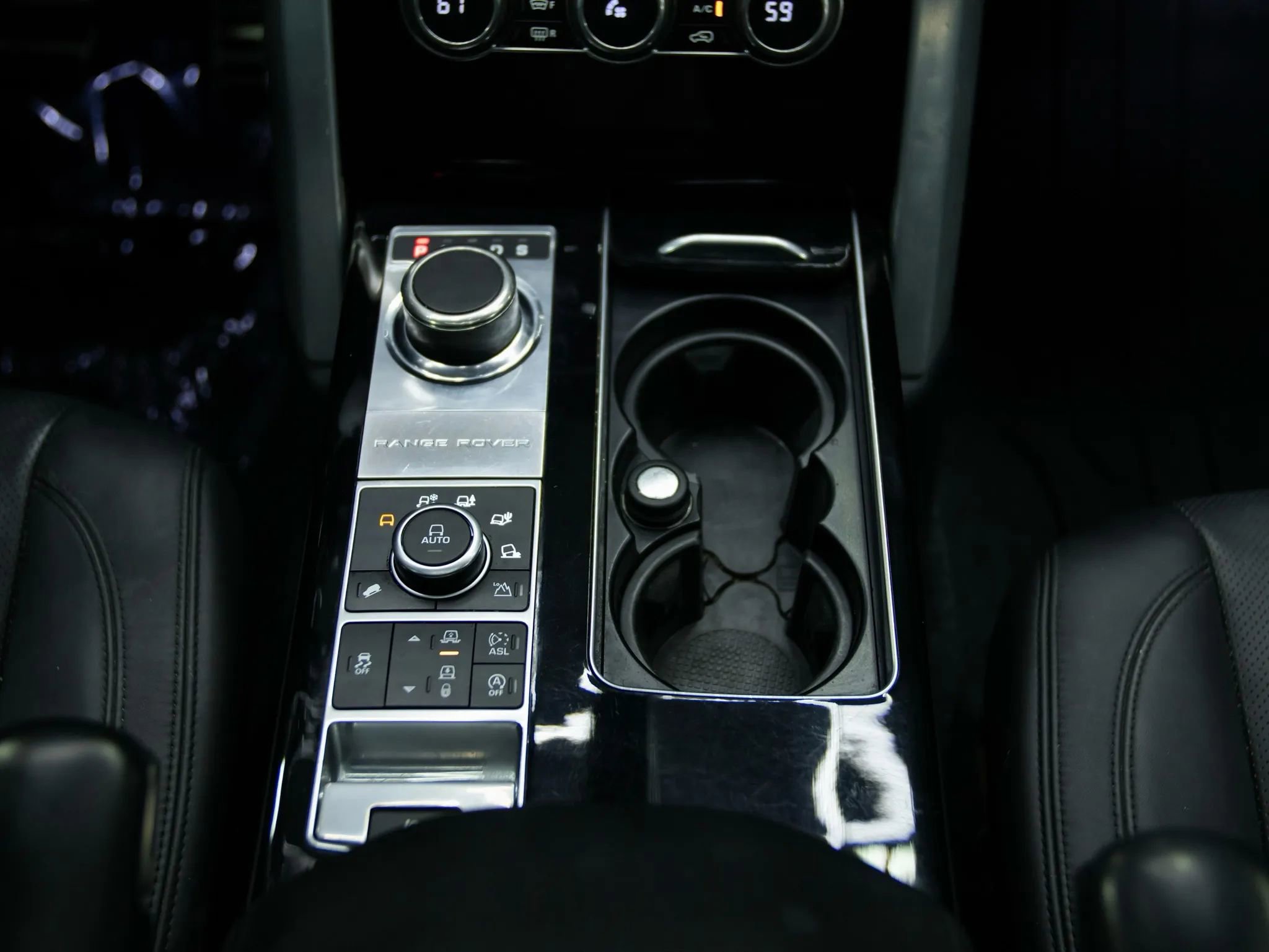 Used 2015 Land Rover Range Rover Supercharged image 32