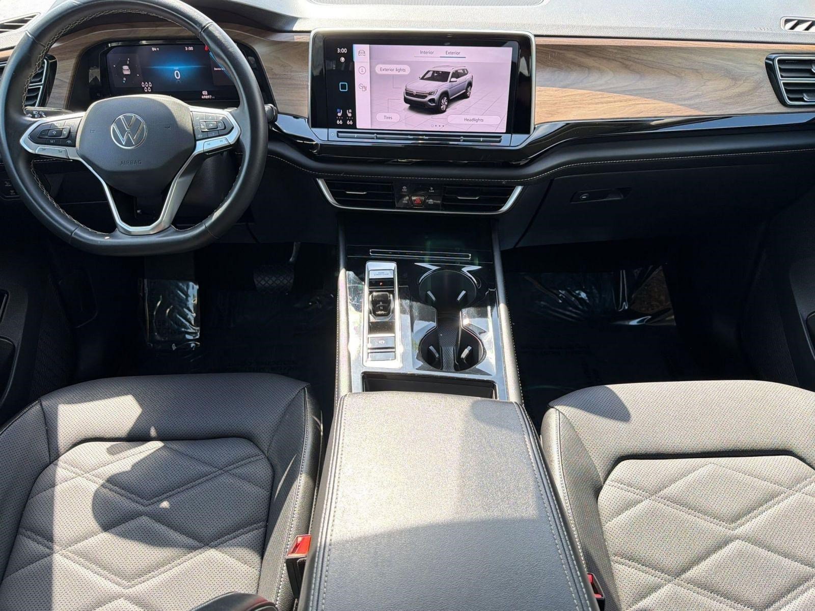 Used 2024 Volkswagen Atlas SE FWD image 16