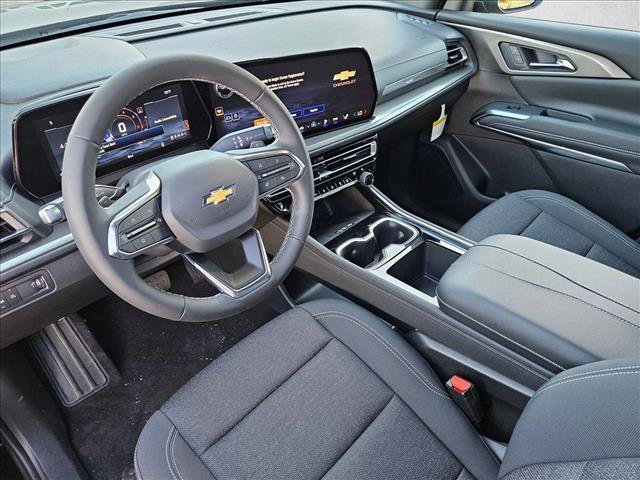 New 2026 Chevrolet Traverse LT image 3