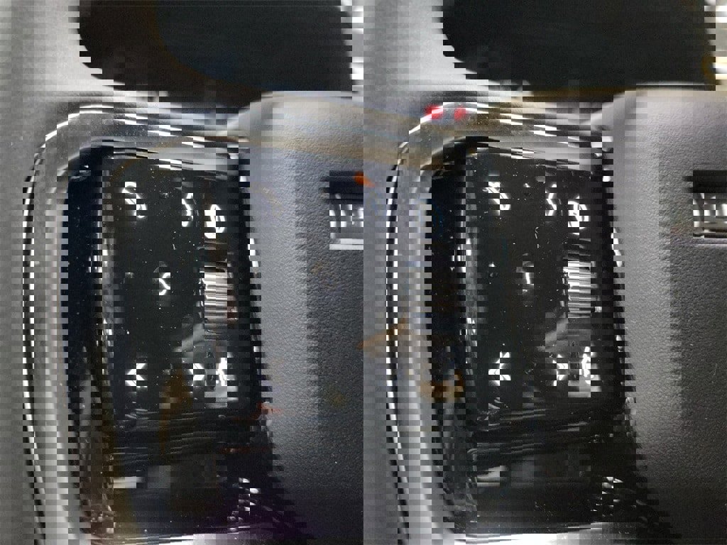 New 2025 Land Rover Discovery Sport Dynamic SE image 15