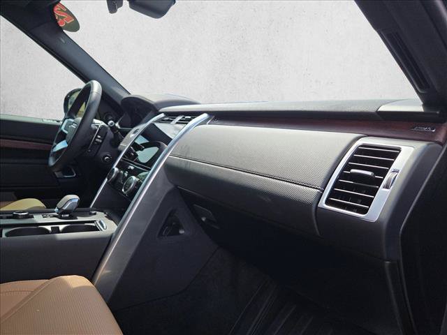 Used 2025 Land Rover Discovery Dynamic SE AWD/4WD image 27