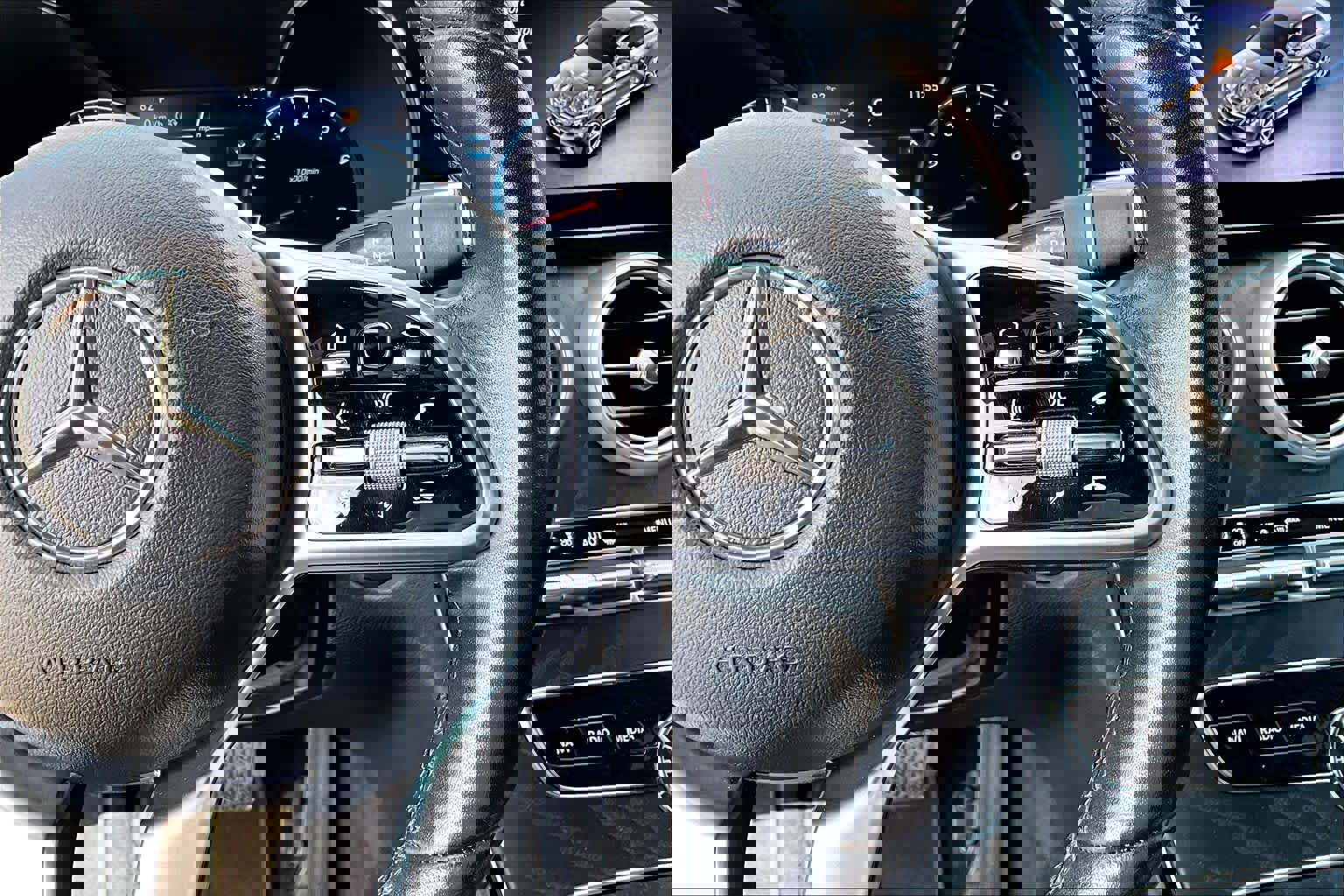 Used 2021 Mercedes-Benz C 300 Sedan image 25