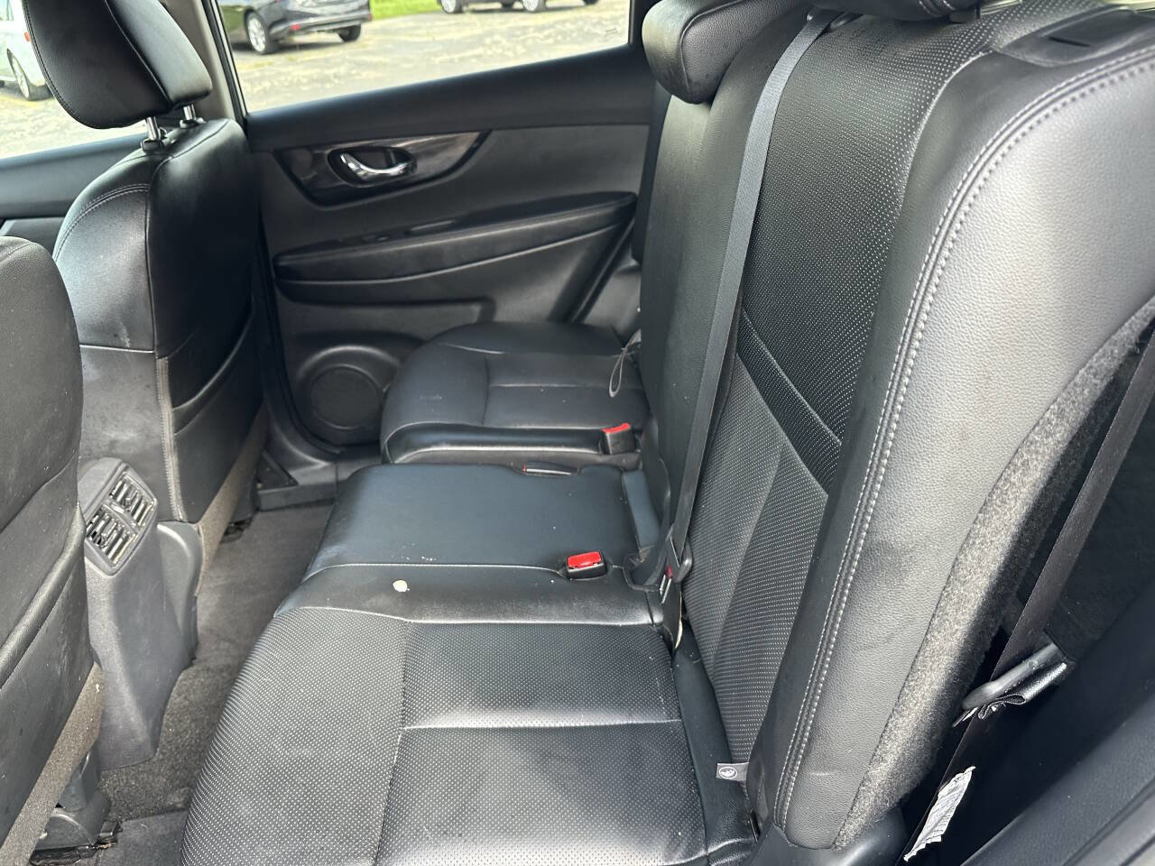 Used 2019 Nissan Rogue SL FWD image 12