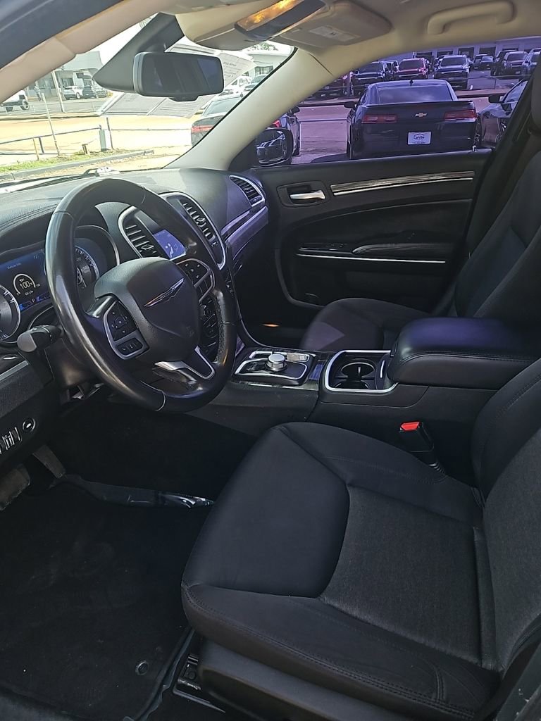Used 2022 Chrysler 300 Touring w/ Sport Appearance Package RWD image 12