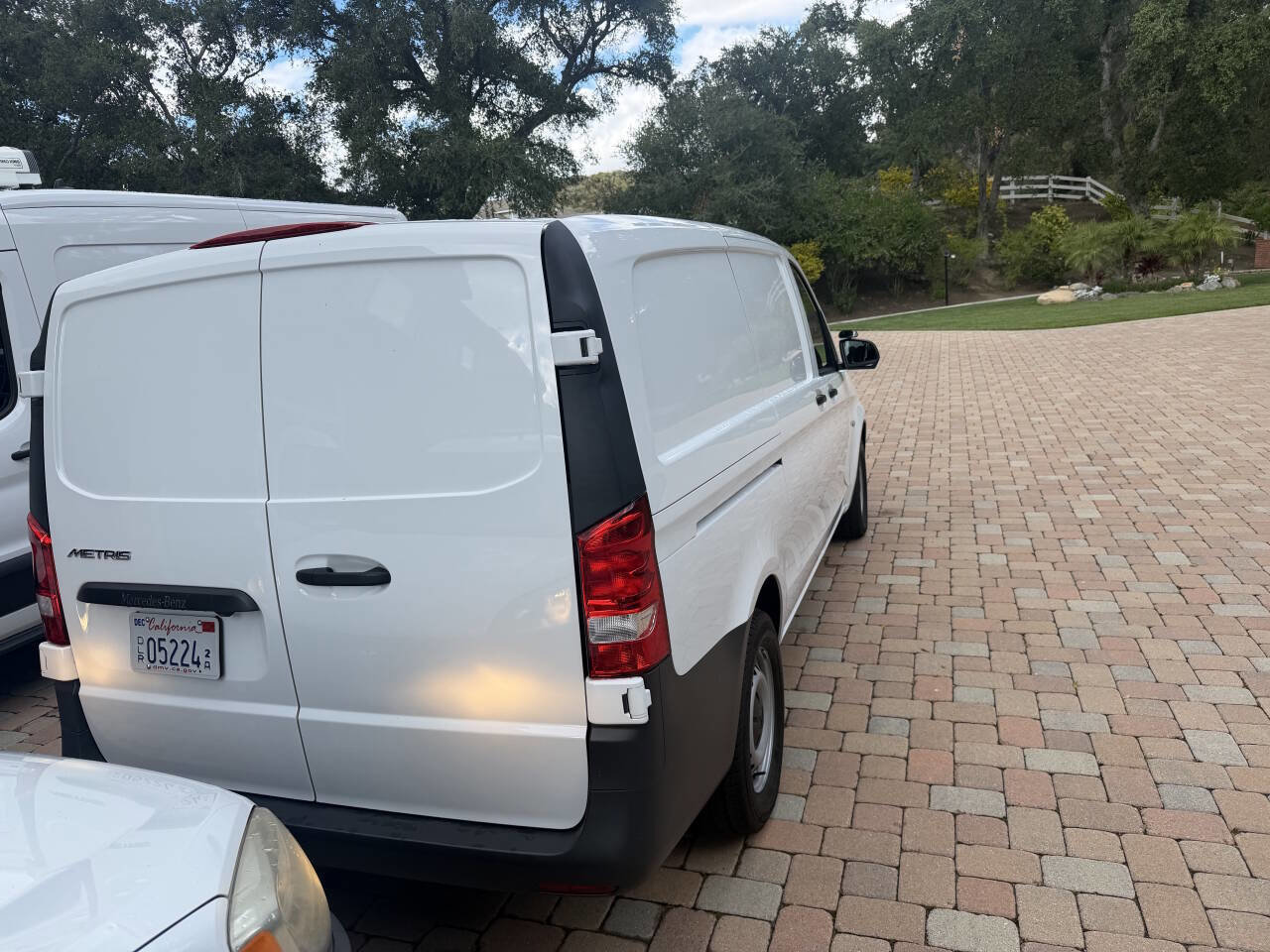 Used 2023 Mercedes-Benz Metris image 4