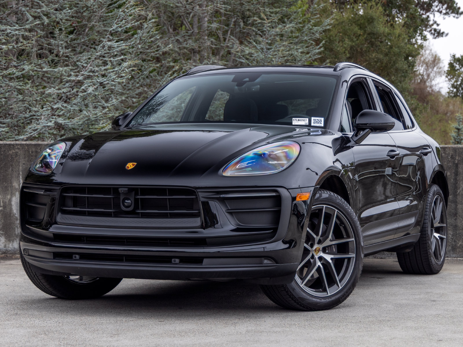 Used 2026 Porsche Macan AWD/4WD image 1