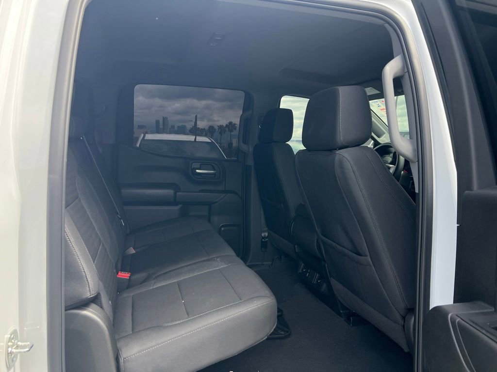 Used 2025 Chevrolet Silverado 1500 Custom Trail Boss w/ Dark Appearance Package AWD/4WD image 11