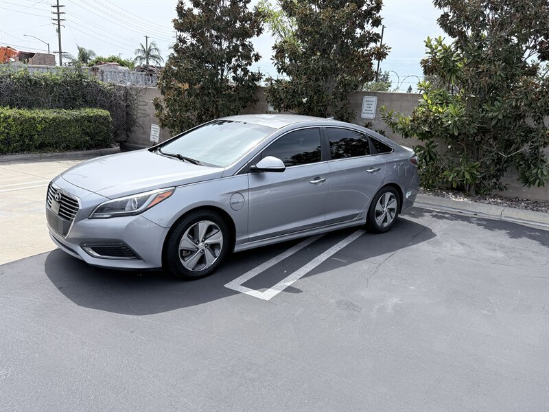 Used 2016 Hyundai Sonata Limited FWD image 4