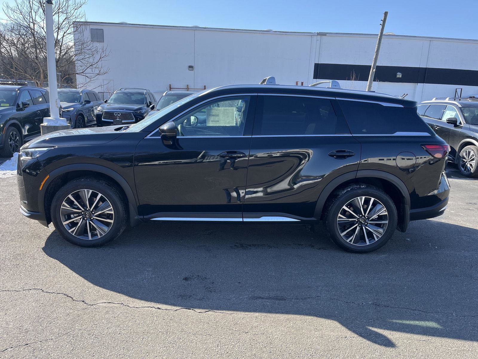 New 2026 INFINITI QX60 Luxe w/ Family Package image 6