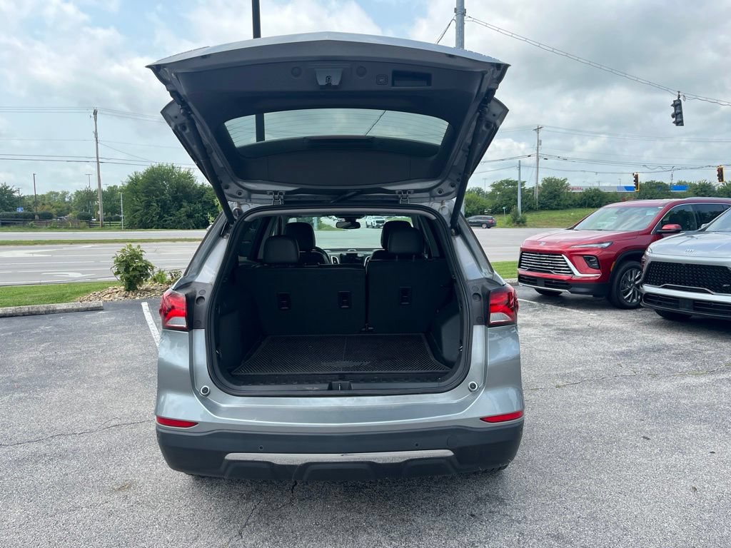 Used 2023 Chevrolet Equinox Premier FWD image 11