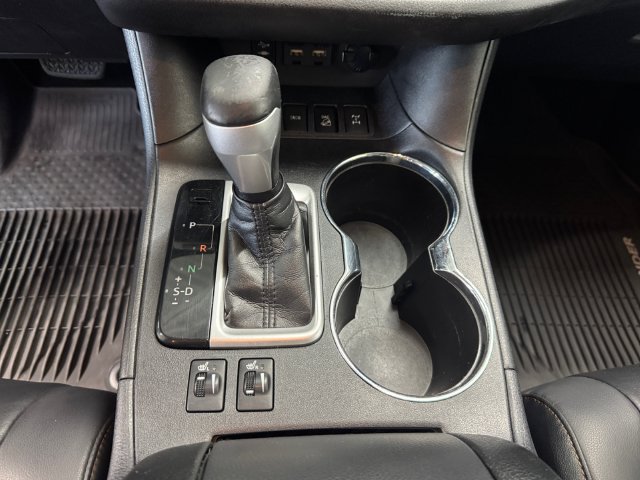 Used 2019 Toyota Highlander XLE AWD/4WD image 18