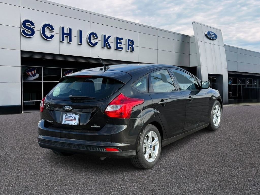 Used 2014 Ford Focus SE w/ SE Winter Package image 4