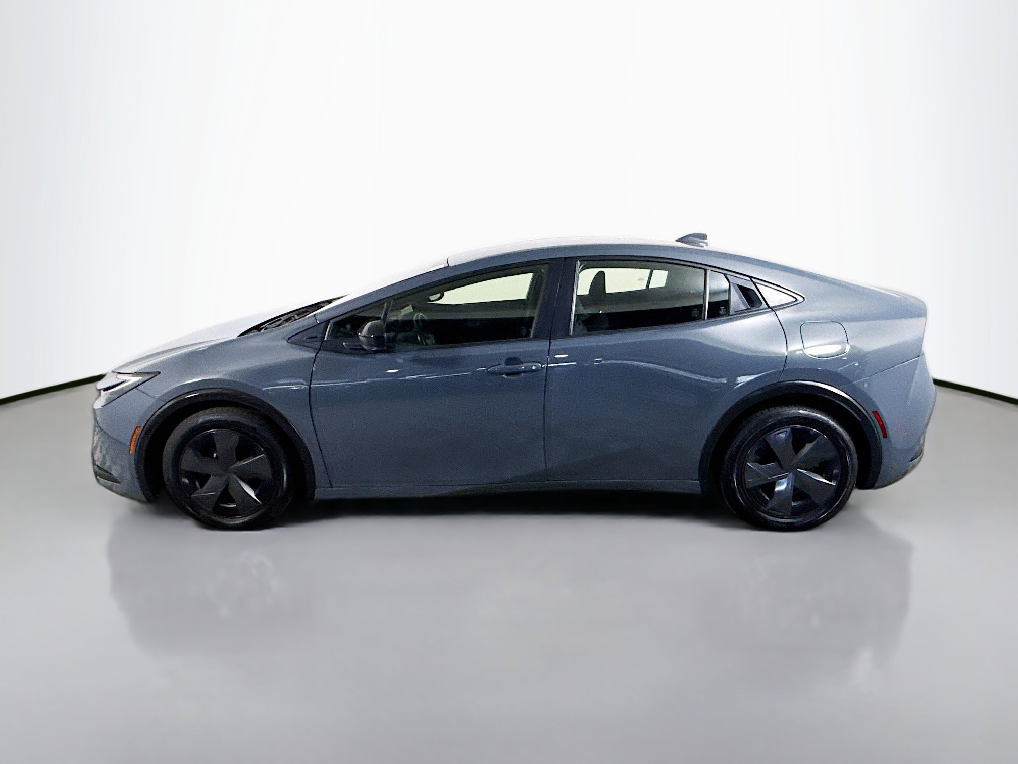 Used 2023 Toyota Prius LE image 6