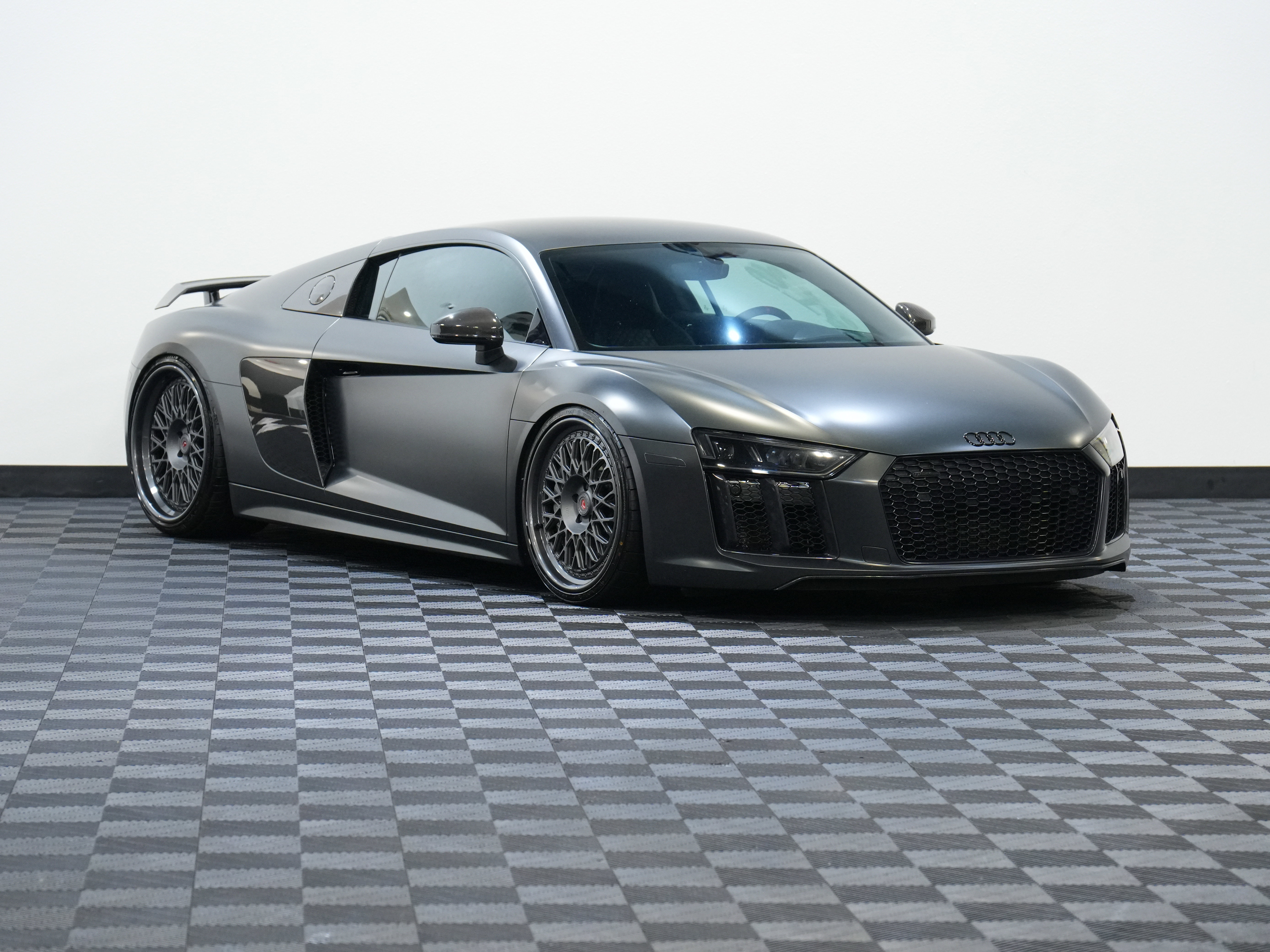 Used 2017 Audi R8 V10 plus image 5