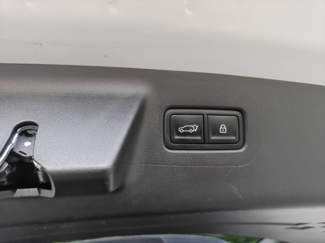 Used 2025 Hyundai Santa Fe SEL AWD/4WD image 25