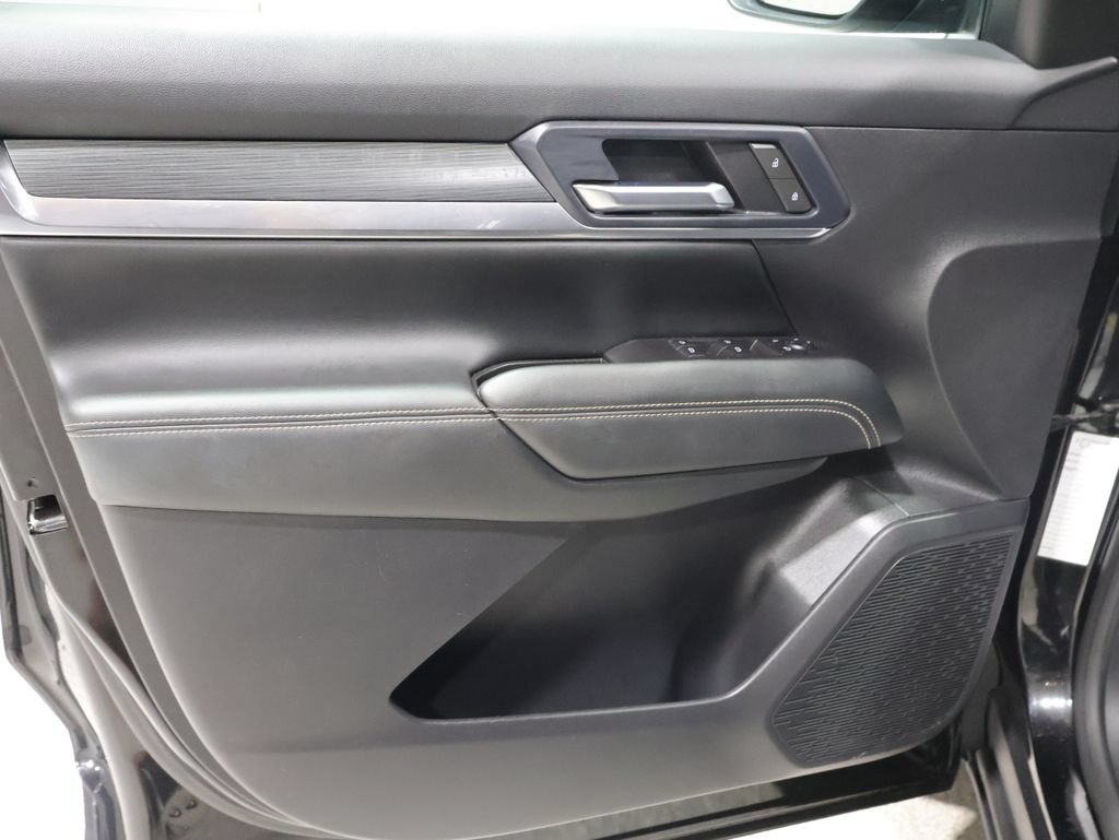Used 2025 GMC Terrain Elevation AWD/4WD image 13