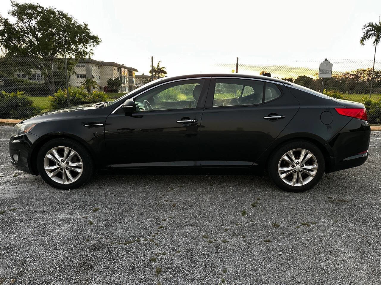 Used 2013 Kia Optima EX image 2