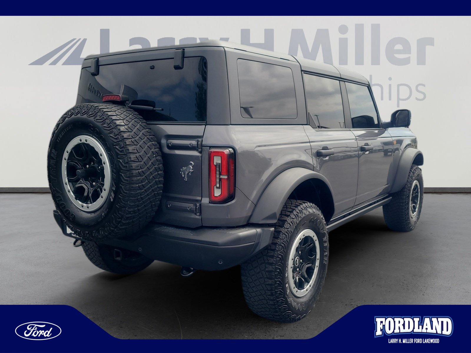 Used 2023 Ford Bronco Badlands w/ Sasquatch Package AWD/4WD image 5