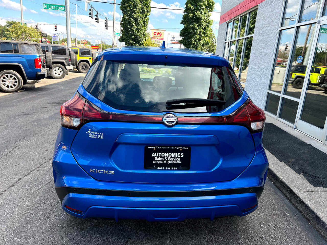 Used 2021 Nissan Kicks S image 6