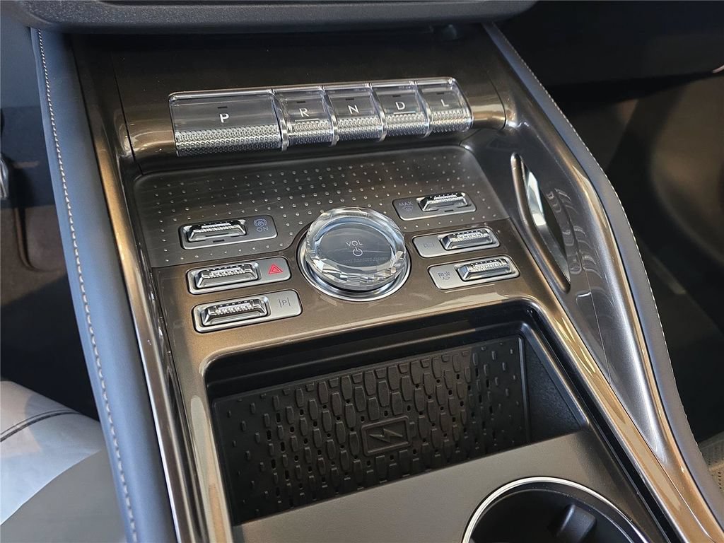 New 2026 Lincoln Nautilus Black Label w/ Jet Appearance Package AWD/4WD image 17