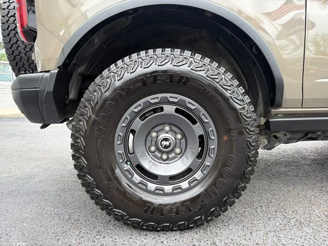 Used 2025 Ford Bronco Badlands image 33