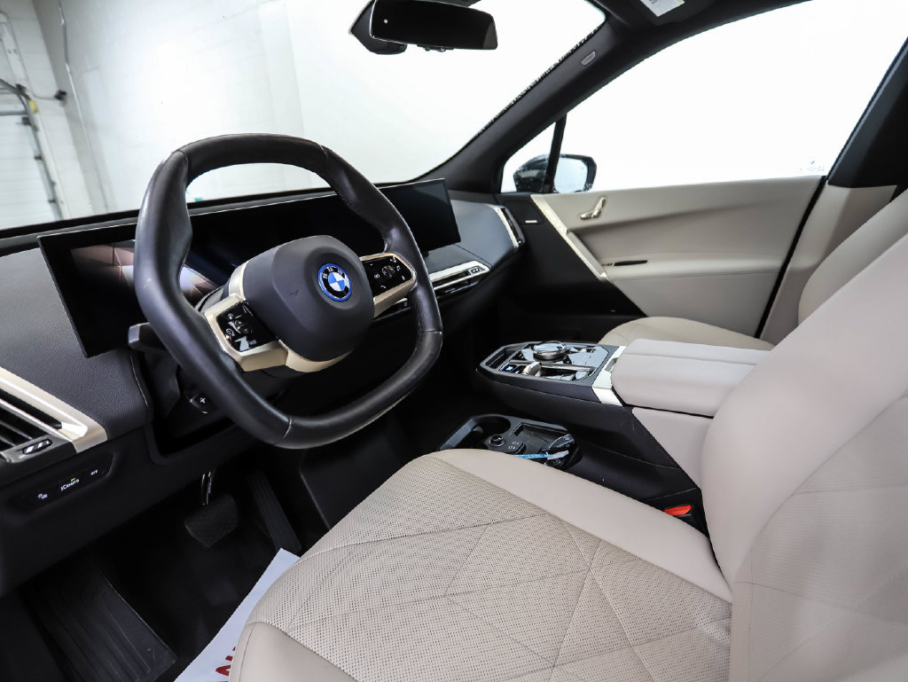 Certified 2024 BMW iX xDrive50 w/ Sport Package AWD/4WD image 10