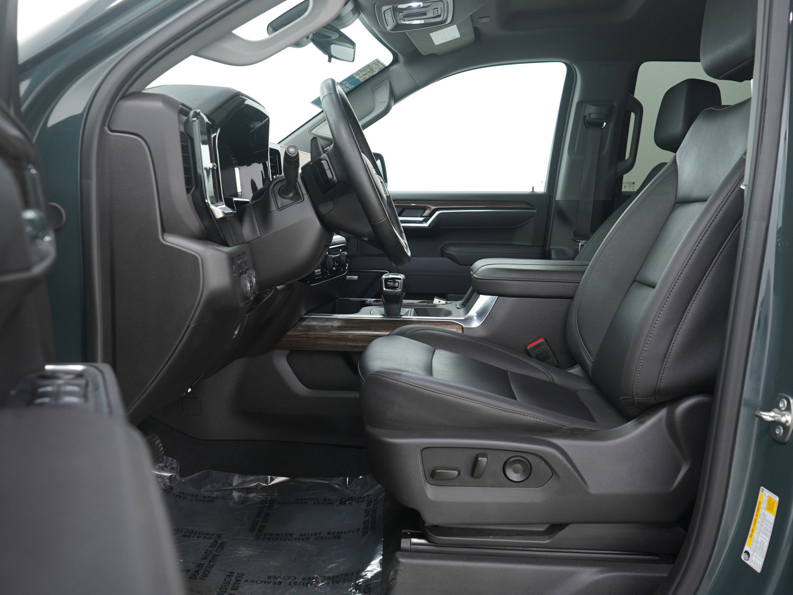 Used 2025 Chevrolet Silverado 1500 LT Trail Boss w/ LT Trail Boss Premium Package image 18