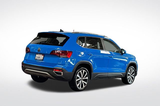 Certified 2023 Volkswagen Taos SE w/ Panoramic Sunroof Package FWD image 5