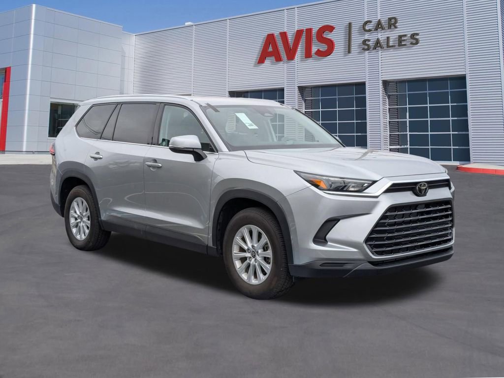 Used 2025 Toyota Grand Highlander XLE image 3