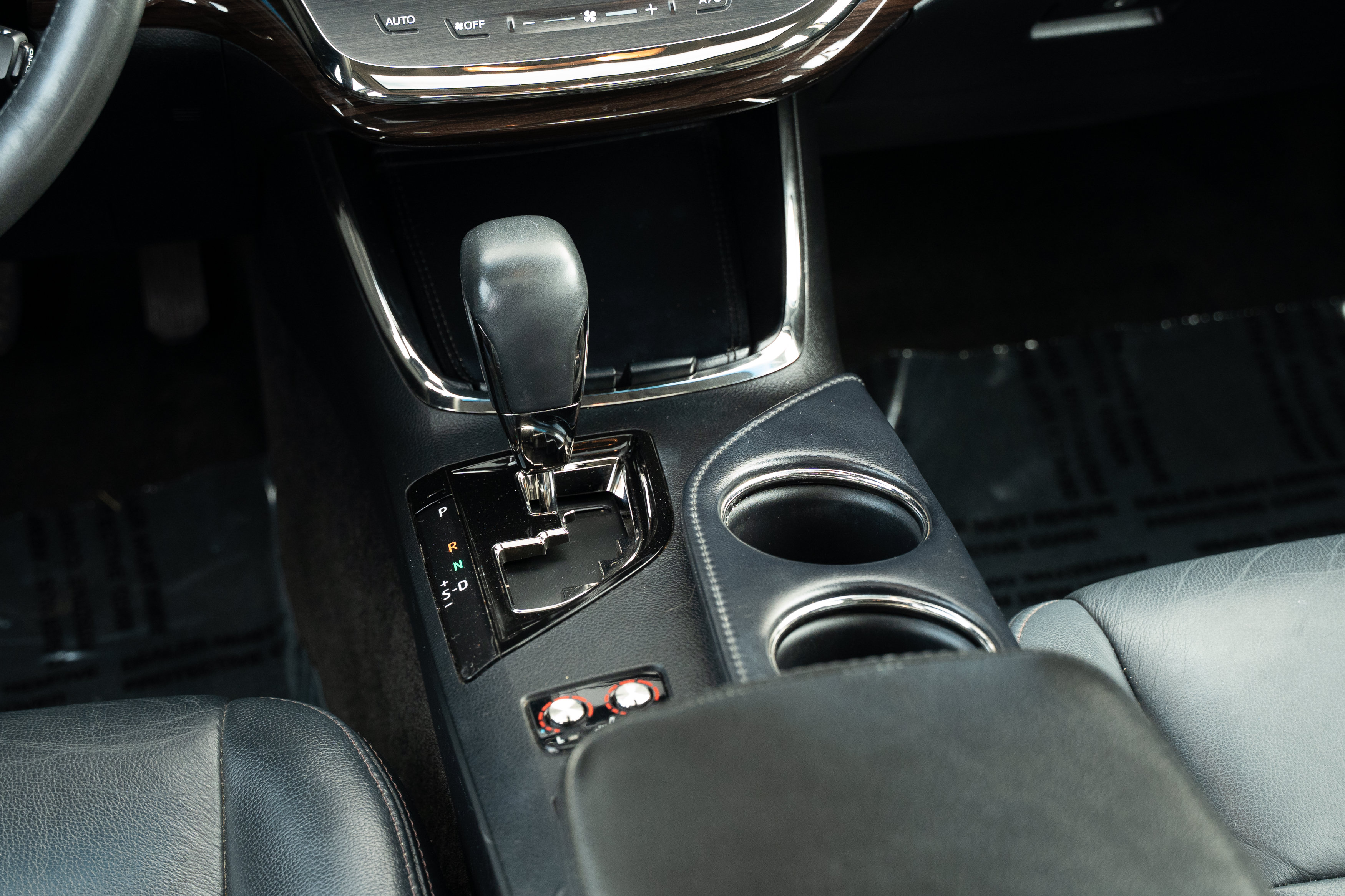 Used 2015 Toyota Avalon XLE Touring FWD image 11