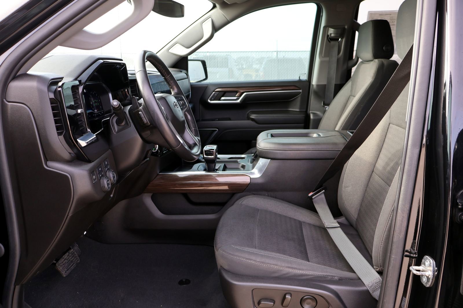 Used 2022 Chevrolet Silverado 1500 RST w/ Protection Package image 25