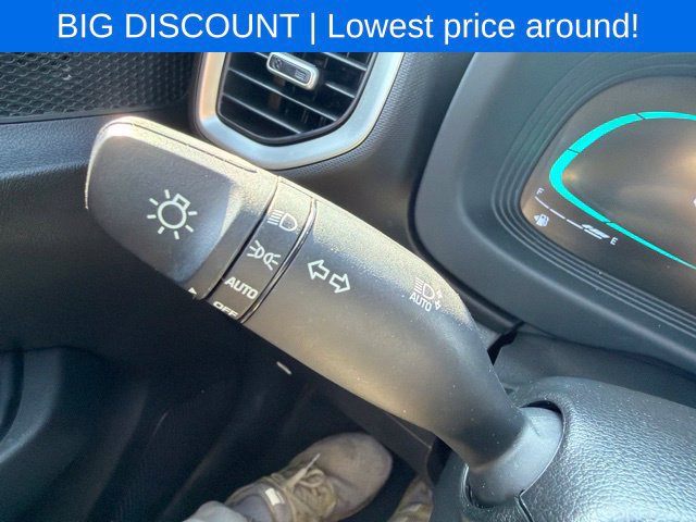 Used 2025 Hyundai Venue SEL FWD image 44