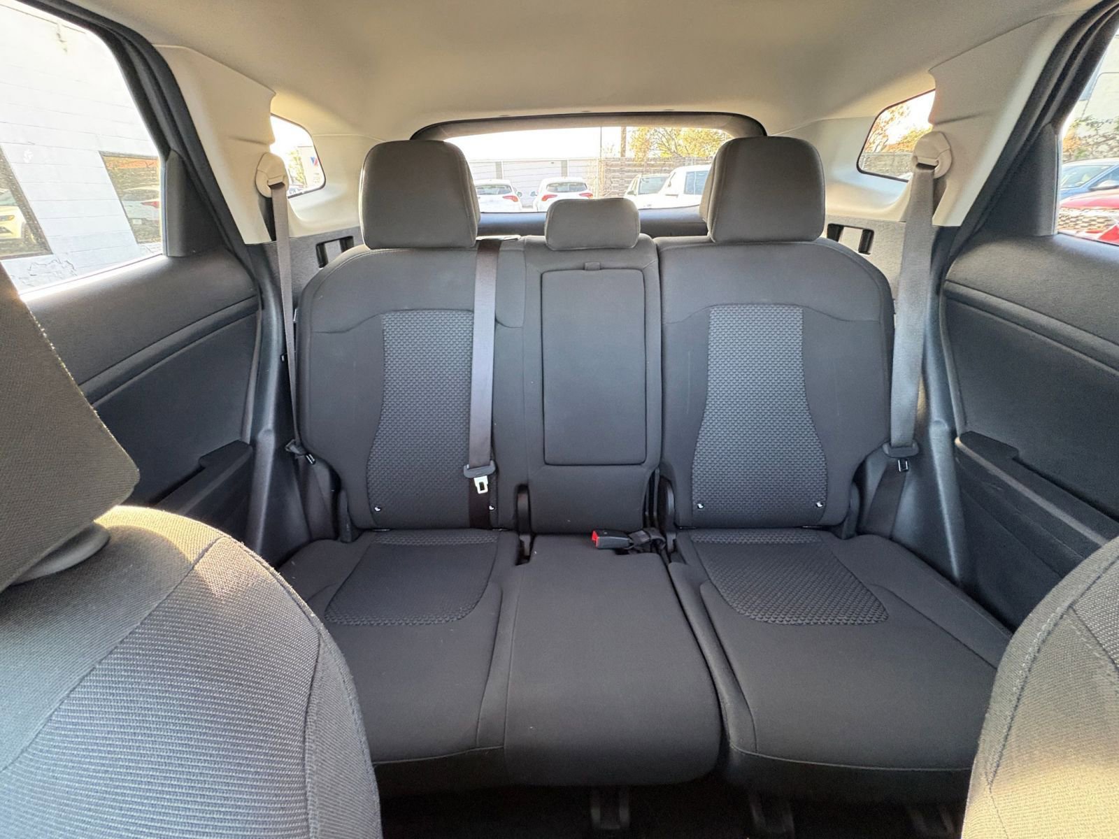 Used 2025 Kia Sportage LX image 37