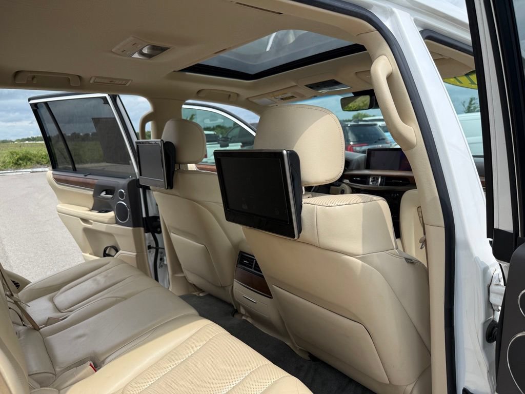 Used 2017 Lexus LX 570 4WD w/ Luxury Package image 22
