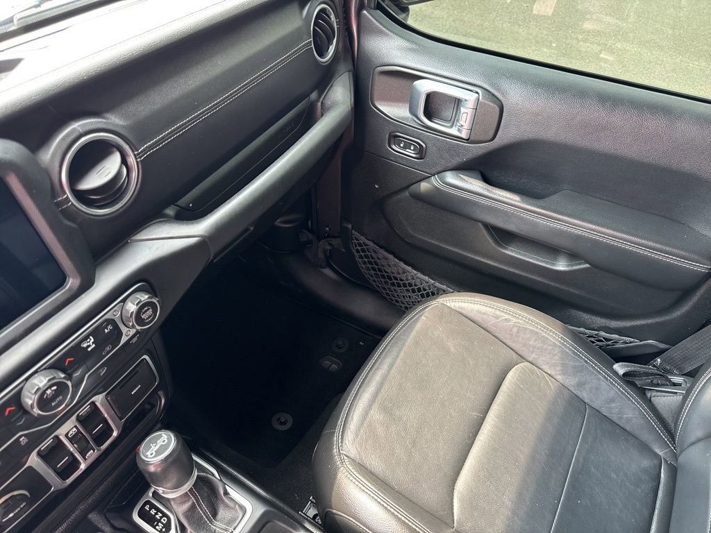 Used 2018 Jeep Wrangler Unlimited Sahara image 33