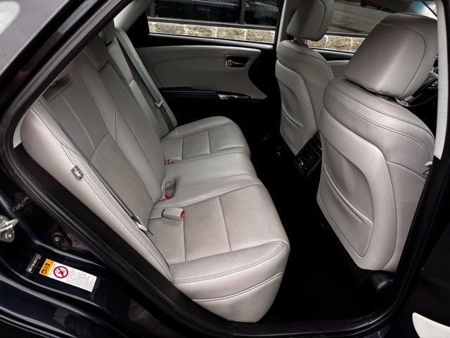 Used 2015 Toyota Avalon Limited w/ Technology Package FWD image 29