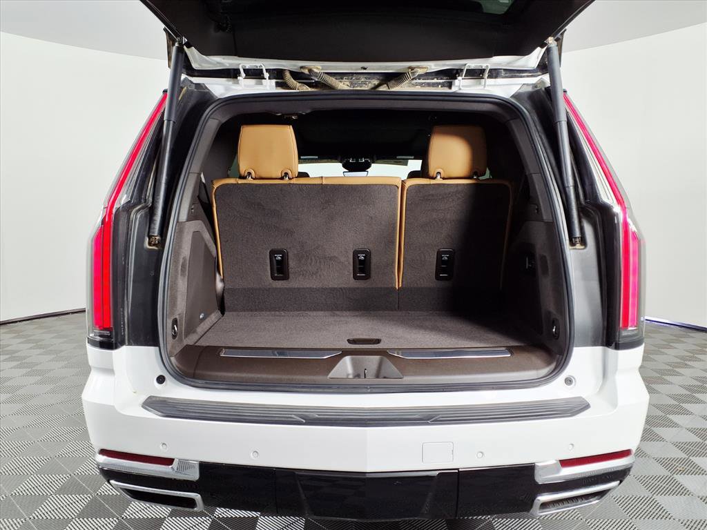 Certified 2025 Cadillac Escalade Premium Luxury w/ Touring Package image 8