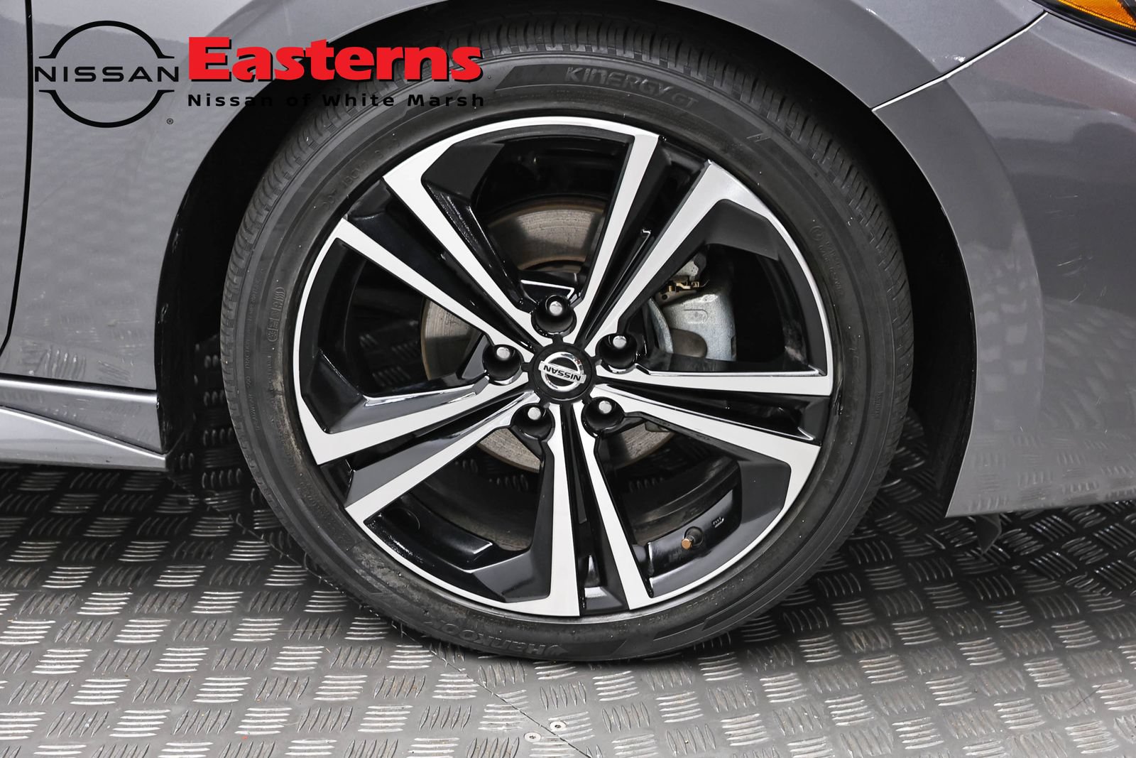 Used 2023 Nissan Sentra SR w/ SR Premium Package FWD image 31