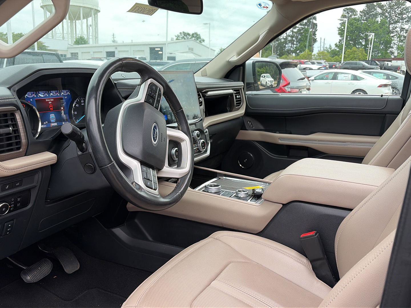 Used 2024 Ford Expedition Max Limited AWD/4WD image 5