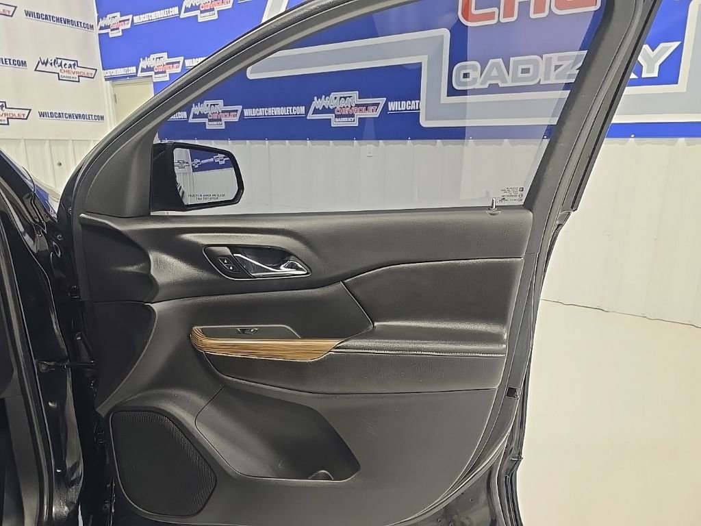 Used 2017 GMC Acadia SLE image 27