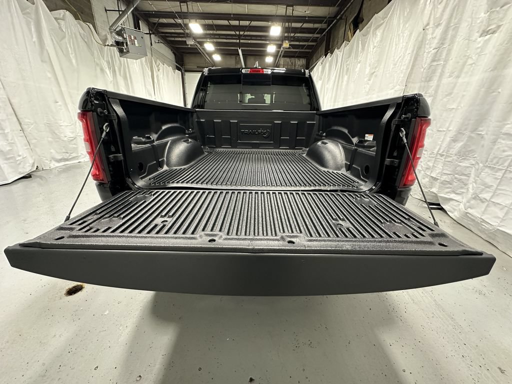Used 2025 RAM 1500 Laramie AWD/4WD image 43