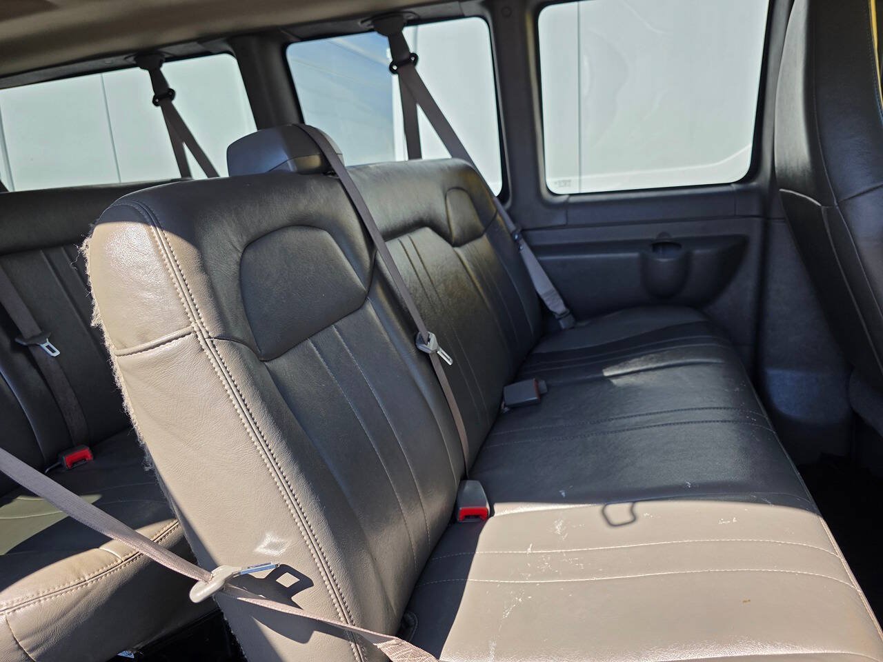 Used 2022 Chevrolet Express 3500 LS RWD image 11