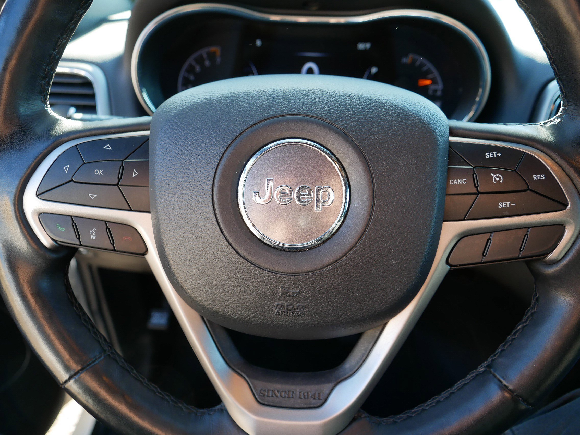 Certified 2021 Jeep Grand Cherokee Laredo w/ Security & Convenience Group image 25